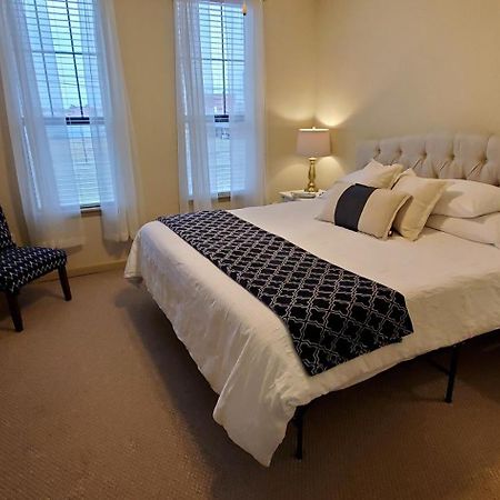 Old Fort Loft King & Queen Suites Nearest Accomodation To Marshals Museum Power Your Ev For Free! Fort Smith Bagian luar foto