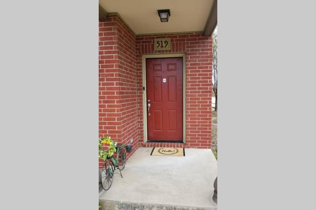 Old Fort Loft King & Queen Suites Nearest Accomodation To Marshals Museum Power Your Ev For Free! Fort Smith Bagian luar foto