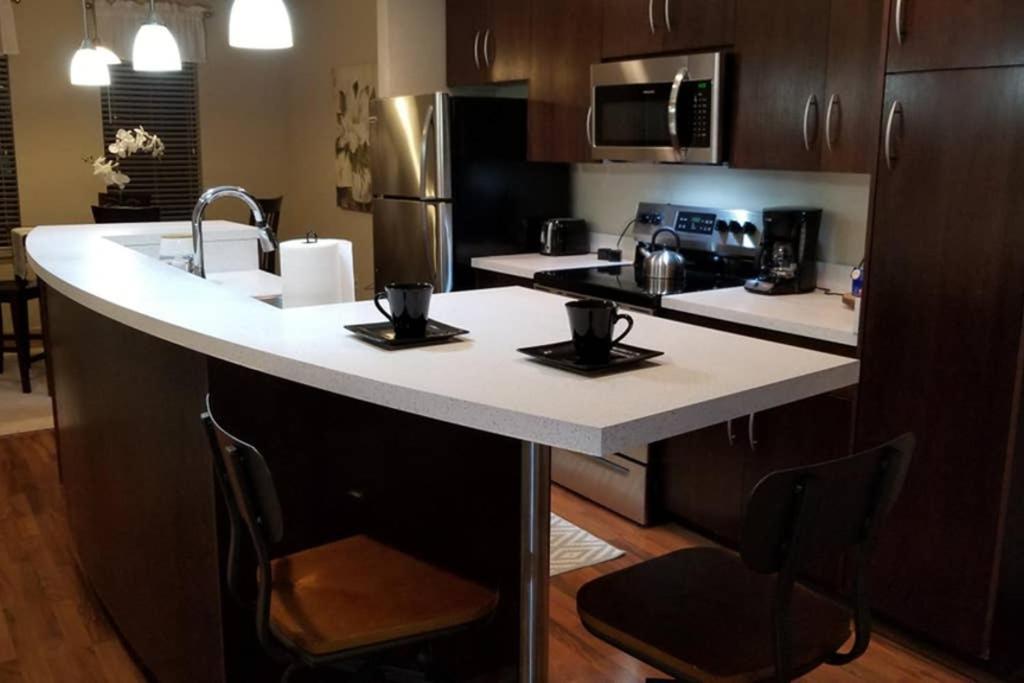 Old Fort Loft King & Queen Suites Nearest Accomodation To Marshals Museum Power Your Ev For Free! Fort Smith Bagian luar foto