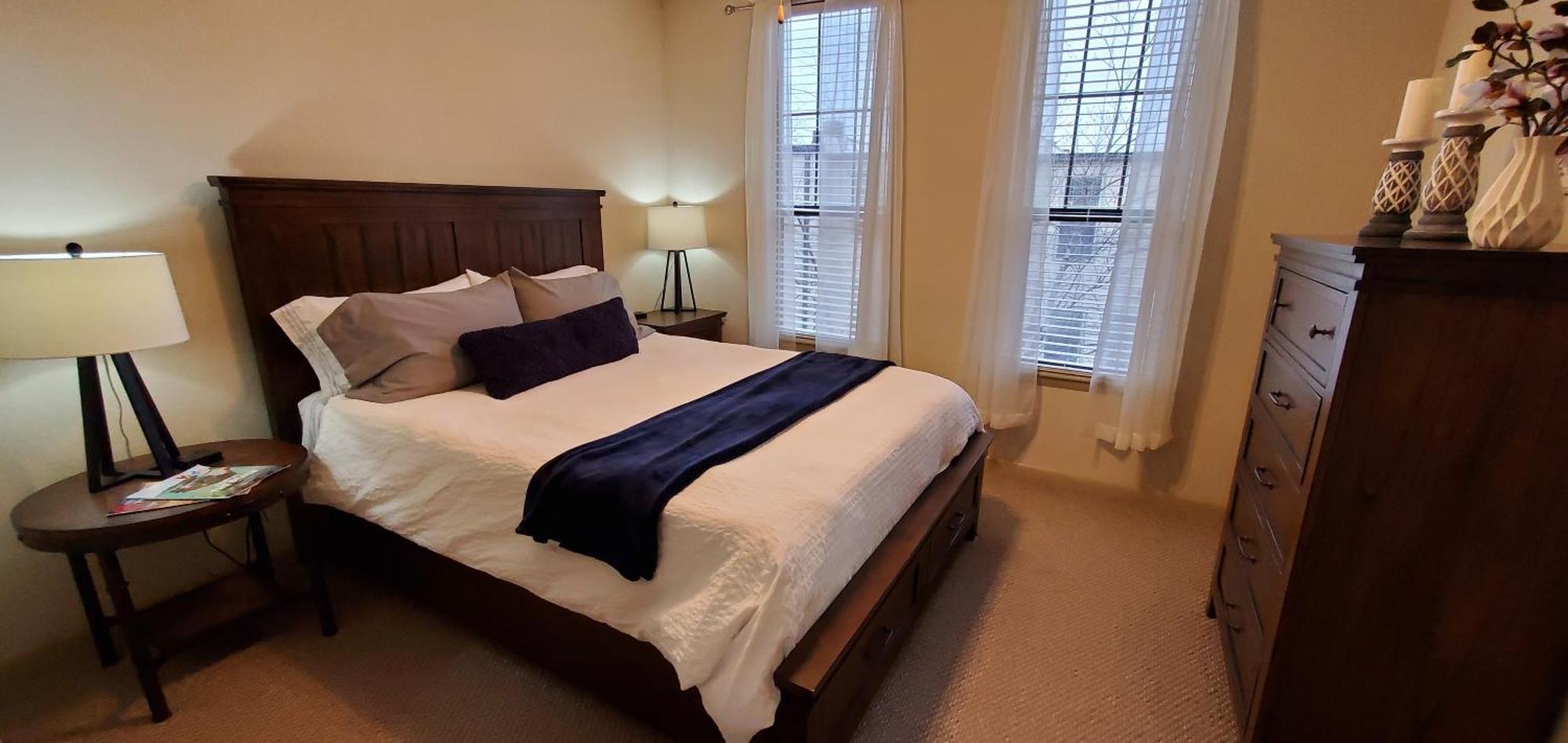 Old Fort Loft King & Queen Suites Nearest Accomodation To Marshals Museum Power Your Ev For Free! Fort Smith Bagian luar foto