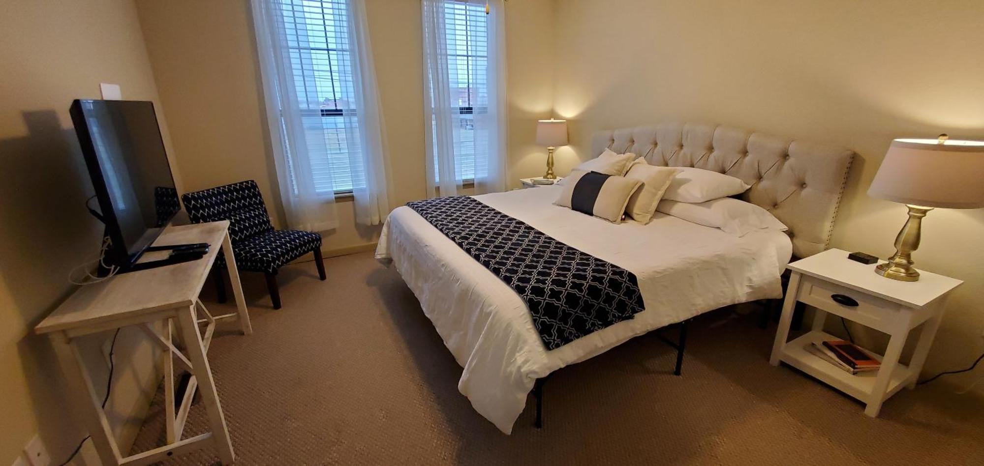 Old Fort Loft King & Queen Suites Nearest Accomodation To Marshals Museum Power Your Ev For Free! Fort Smith Bagian luar foto